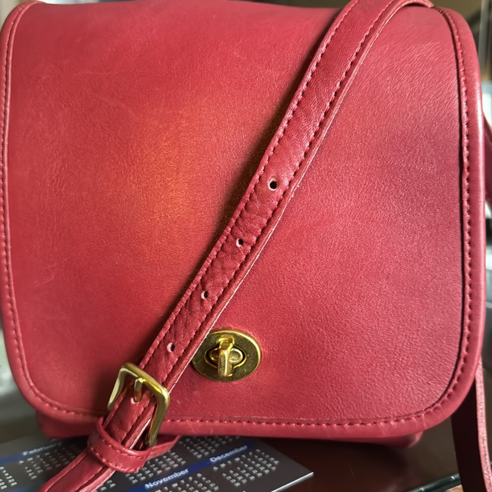Coach 7 5/8 Vintage flap bag in mint condition wide and strap 21.5 inches long. - Picture 5 of 16